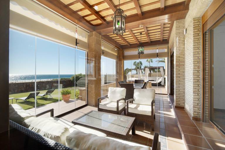 Villa "Carolina Beach House" with Sea View, 2 Private Terraces & Wi-Fi — photo 3
