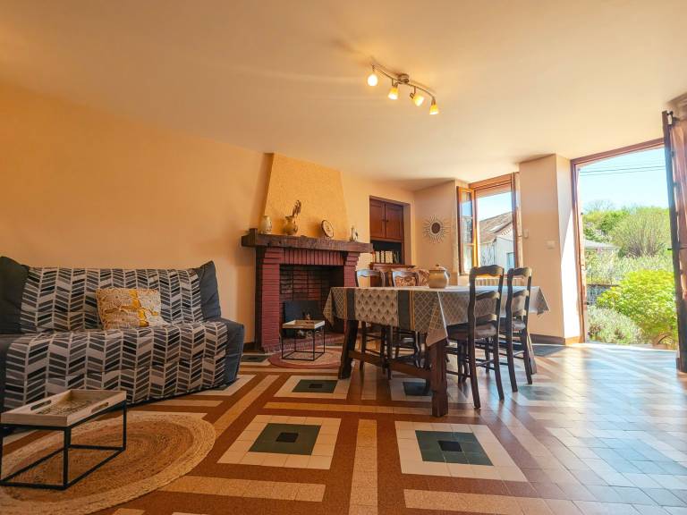 Cottage with BBQ & yard | Pets are welcome — photo 4