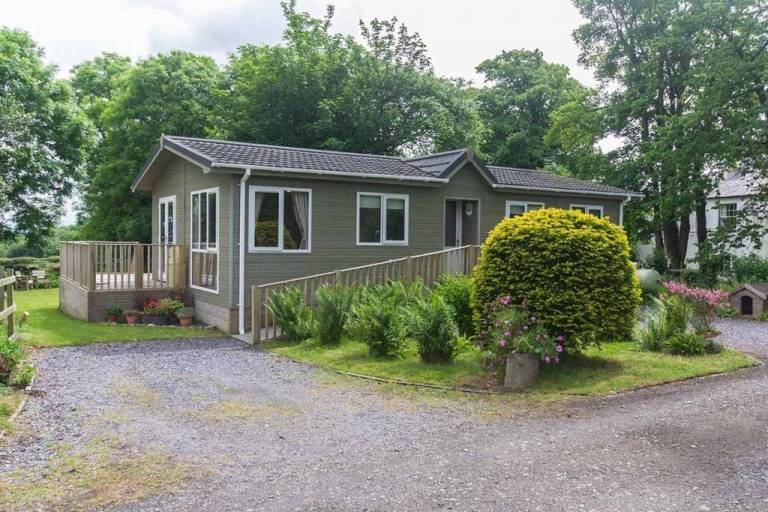Lodge Llan-faes