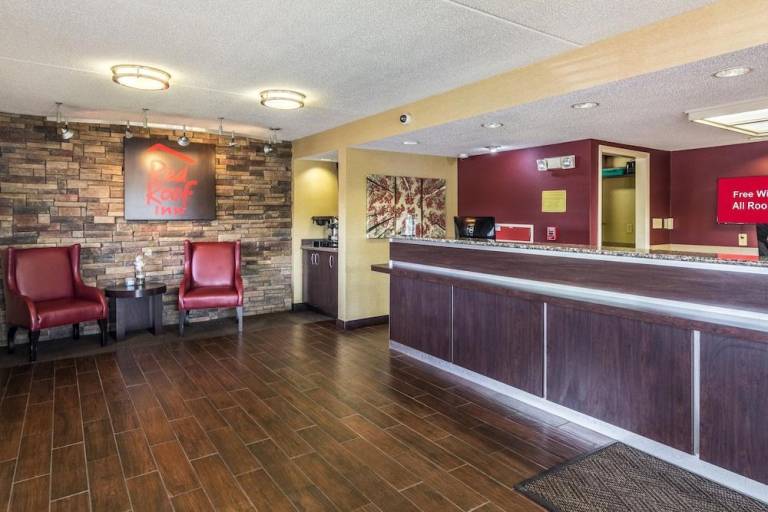 Red Oak Inn Detroit Metro Airport - Belleville — photo 4