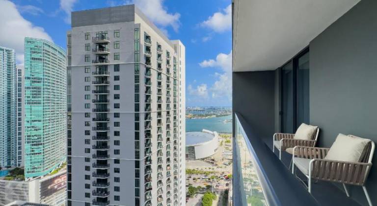Holiday apartment with pool | Next to Bayside Marketplace — photo 4