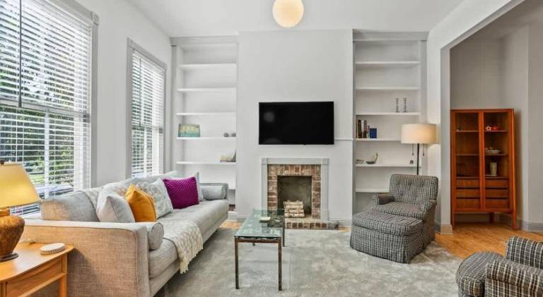 Lovely house | Pets are welcome in Savannah, GA
