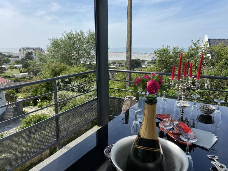 Gite with yard, barbeque & terrace | Sea view — photo 3
