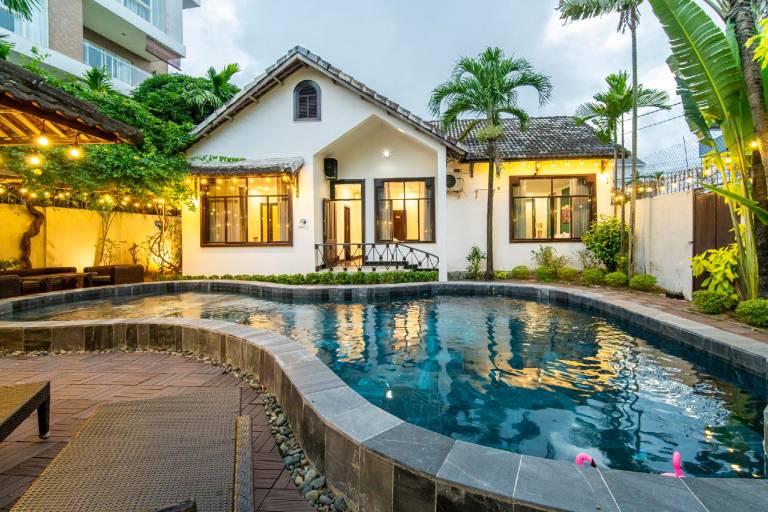 Villa with pool, grill & hot tub | Good for workation | Pets allowed in Da Nang