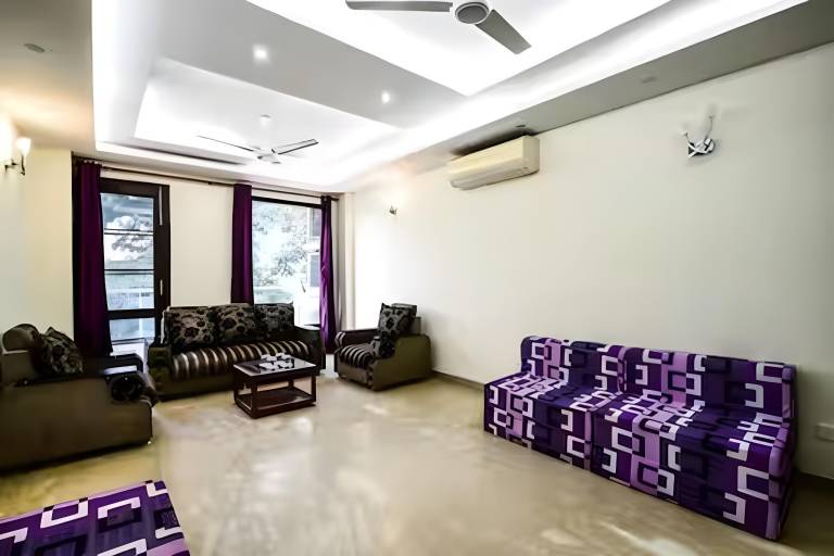 Apartment Sainik Farm