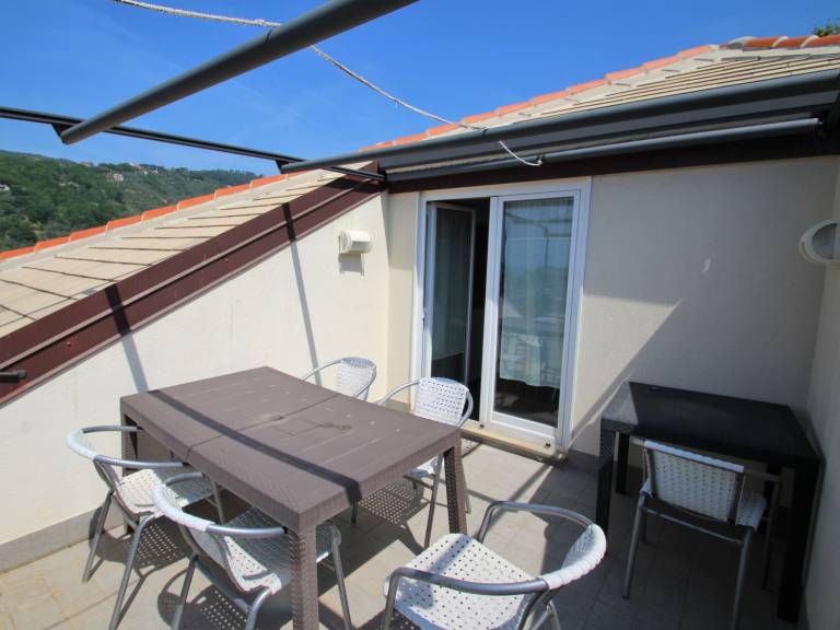 Rental apartment with pool, patio & yard | Sea view — photo 4