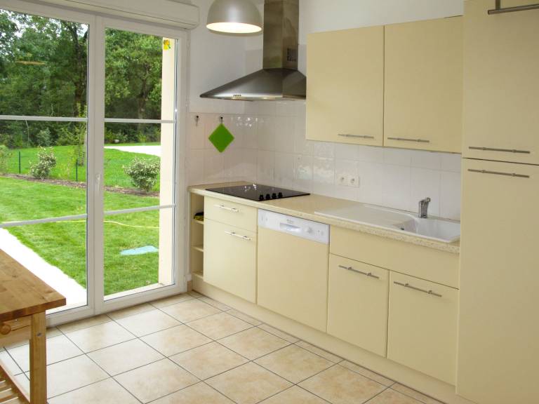 Vacation home with terrace, grill & private pool | Pet-friendly — photo 4
