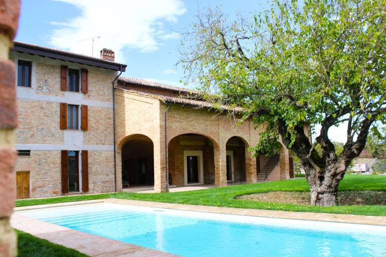 Villa with garden & private pool — photo 2
