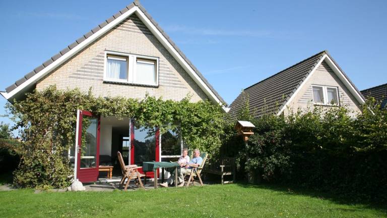 Ferienhaus mit Garten, Pool und Terrasse | Nah am Strand | Haustiere sind willkommen