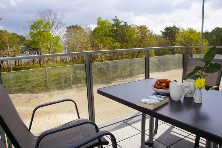 FeWo MeerSonneWind: Modernes 78 m² Apartment mit Balkon & 2 Bädern — photo 2
