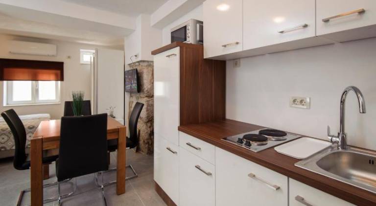Apartment with terrace | Next to Diocletian's Palace | Pets are welcome — photo 3