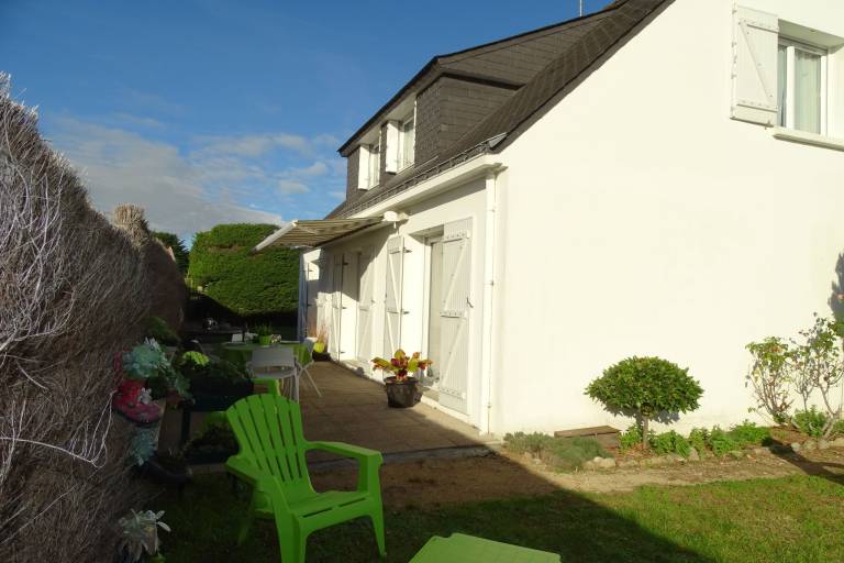 Fully equipped vacation home with patio & yard | Dogs allowed — photo 2