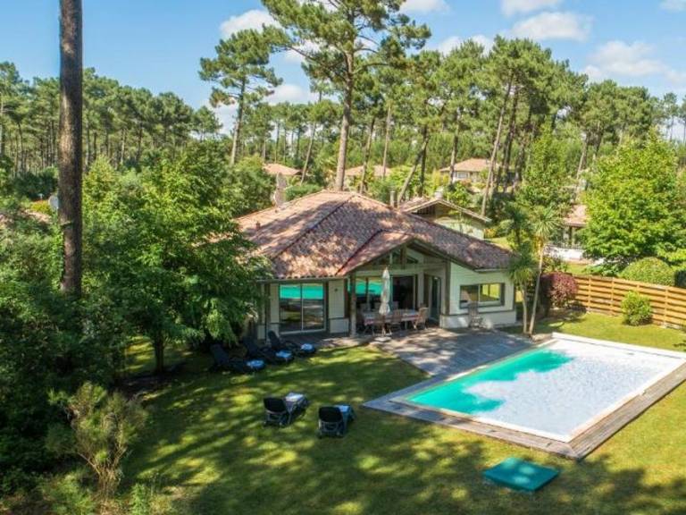 Villa with terrace & private pool | Pet-friendly — photo 5