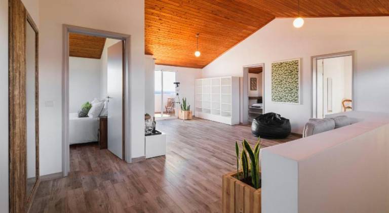 Fully equipped spacious house with yard & terrace | Pets are welcome — photo 3