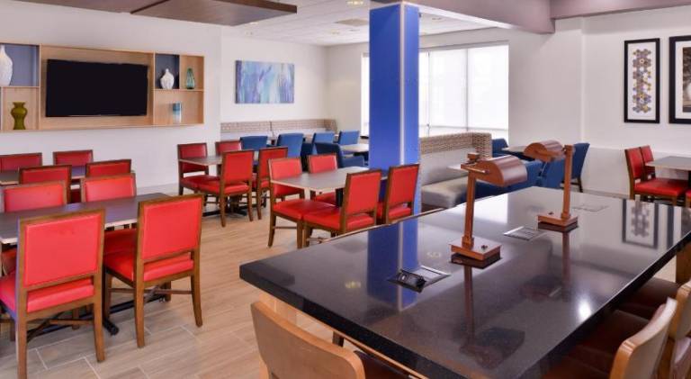 Holiday Inn Express Burlington By IHG — photo 4