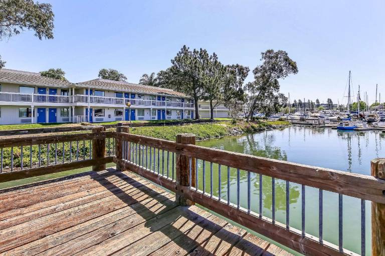 Motel 6 Oakland, CA - Embarcadero — photo 2