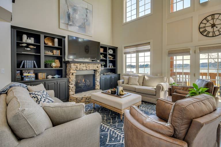 Lakefront Condo 3 Mi to Historic Guntersville