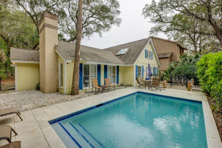 Vacation home with private pool & barbecue in Hilton Head Island, SC