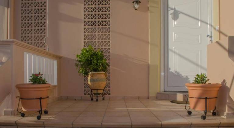 Holiday apartment with terrace, BBQ & garden — photo 5