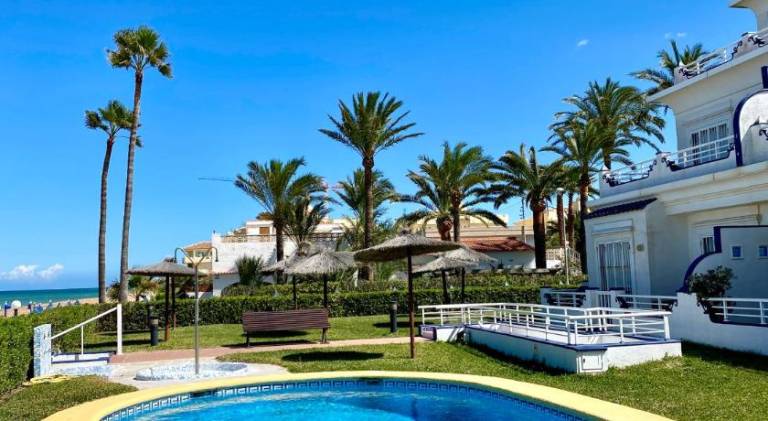 Charming rental apartment with garden, terrace & pool | Next to the beach | Pets are welcome — photo 2