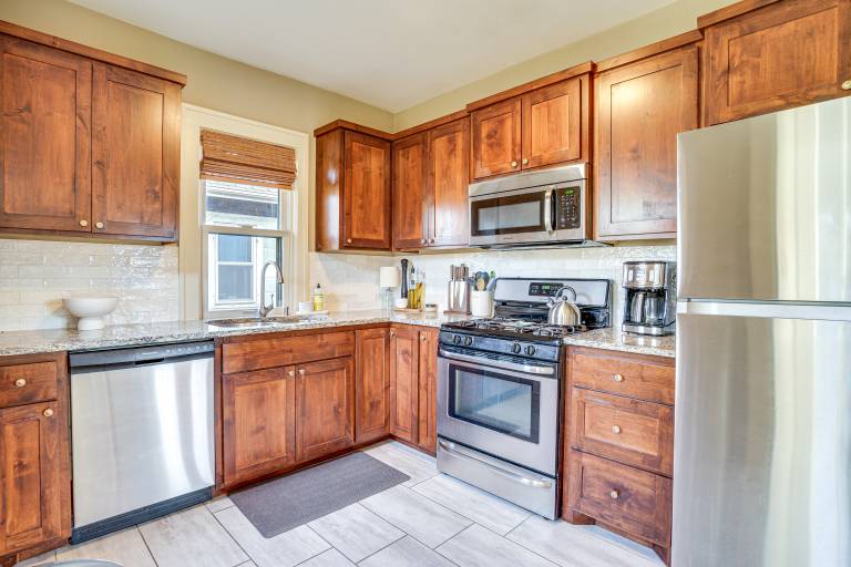Walk to Beach + Lake Nokomis: Minneapolis Home! — photo 2