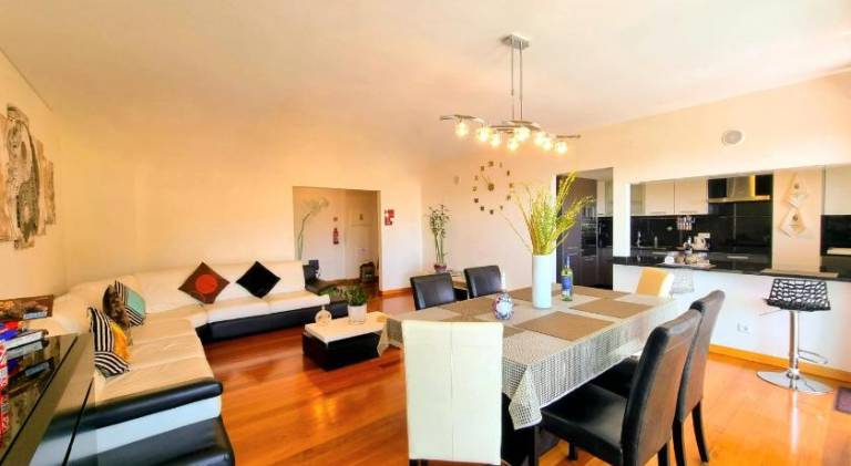 Spacious Summer Fresh Family Apartment with Panoramic Sea Views in Funchal — photo 3