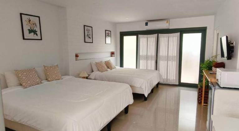 บ้านสุขใจ อัมพวา — photo 2