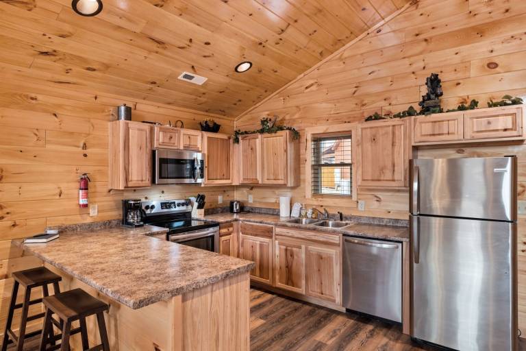 Win A Bear log cabin located less than a mile from the Pigeon Forge strip! — photo 4