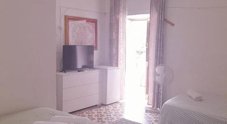Serrano relax room — photo 2