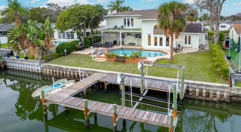 279 m&sup2; Ferienhaus