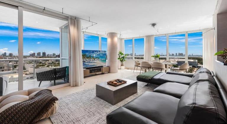 Rental apartment with jacuzzi | Close to Miami Beach Botanical Garden in Miami Beach, FL