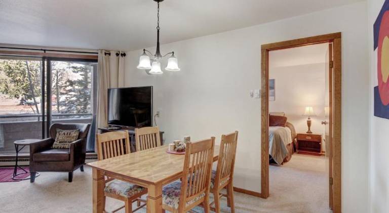 Apartment with pool & hot tub | Good for workation | Pet-friendly — photo 5
