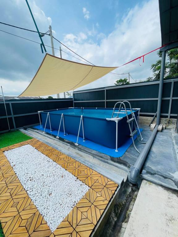 Ger&auml;umige Familienunterkunft in Durian Tunggal