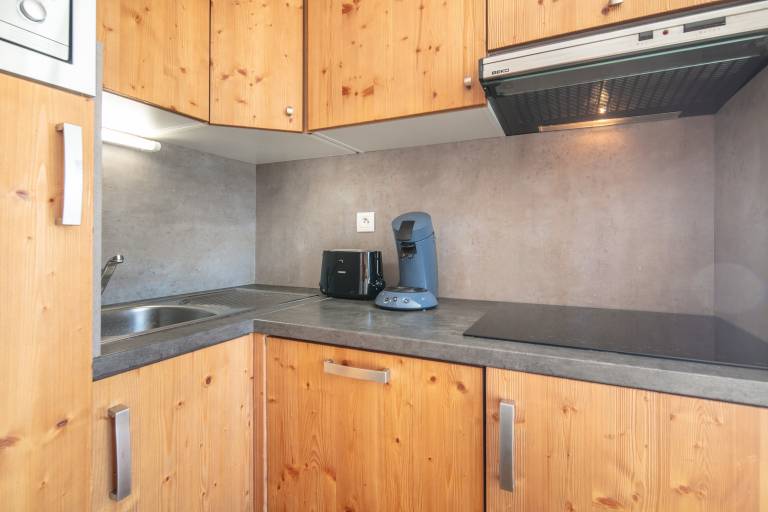 Family-friendly lovely rental apartment with heated pool | Mountain view | Pets are welcome — photo 5