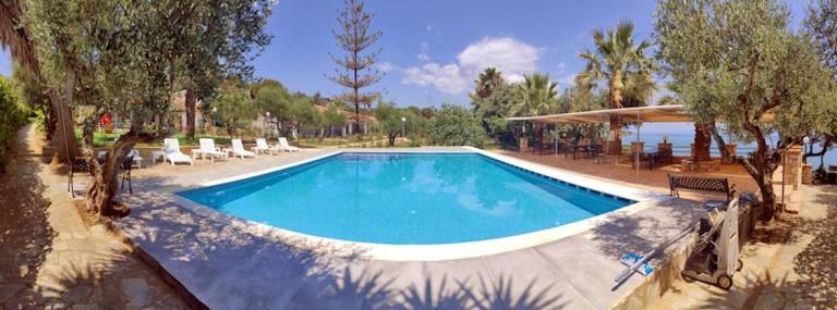 House  Peroulia