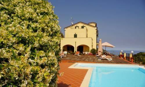 Vacation home with private pool, patio & yard | Good for workation | Pets allowed in Loano