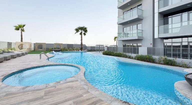1BR with Huge Terrace & Pool View at JVC — photo 3