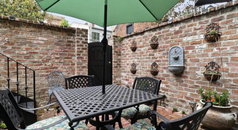 Beautiful house | Perfect for remote work | Pet-friendly in Savannah, GA