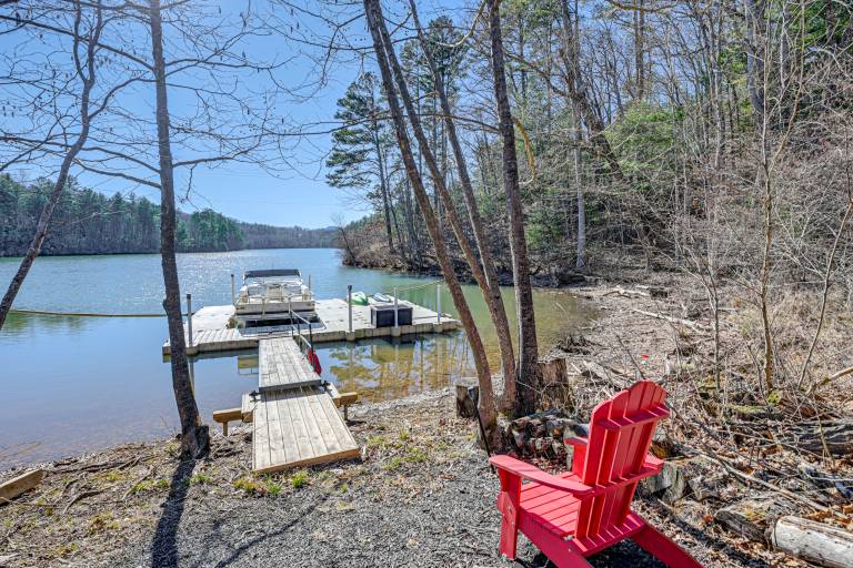 Lakefront Cabin Retreat w/ Dock in Robbinsville! — photo 3