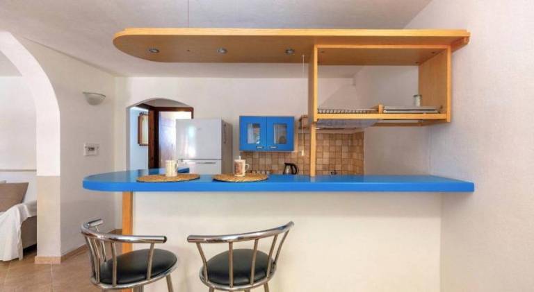 House with 2 rooms for 5 persons — photo 3