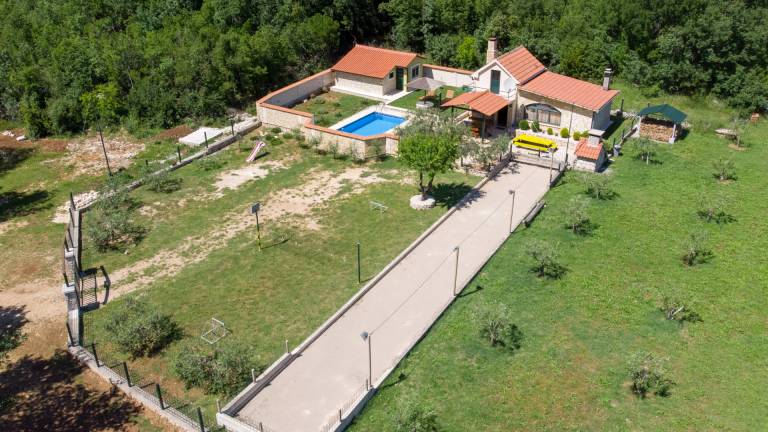 Villa with garden, terrace & barbecue | Pet-friendly — photo 3