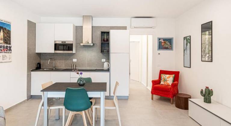 Holiday apartment with yard — photo 3