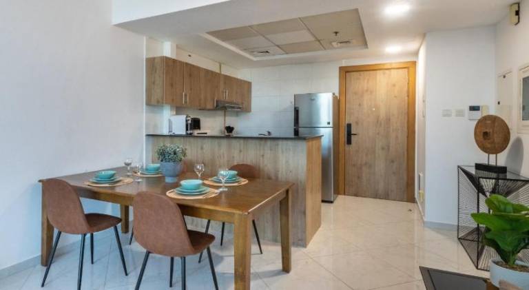 Chic Waterfront Living - Marina View — photo 5
