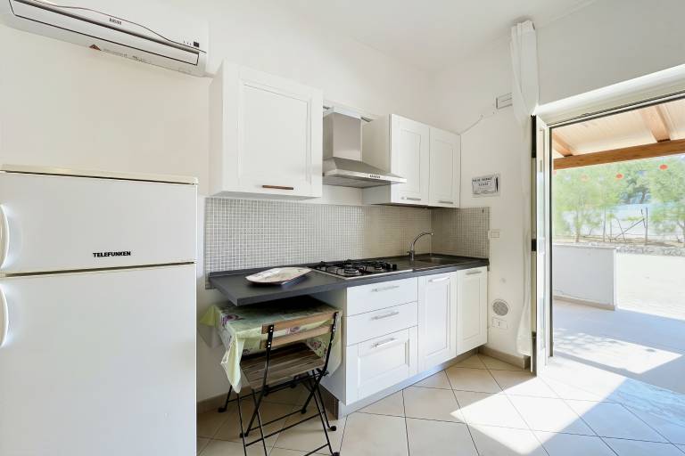 Studio with grill, fast internet & patio | City view — photo 3