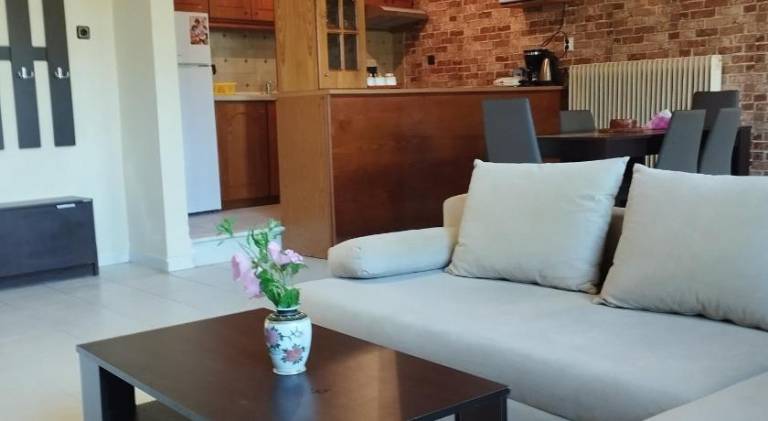 Apartment with garden & BBQ — photo 3