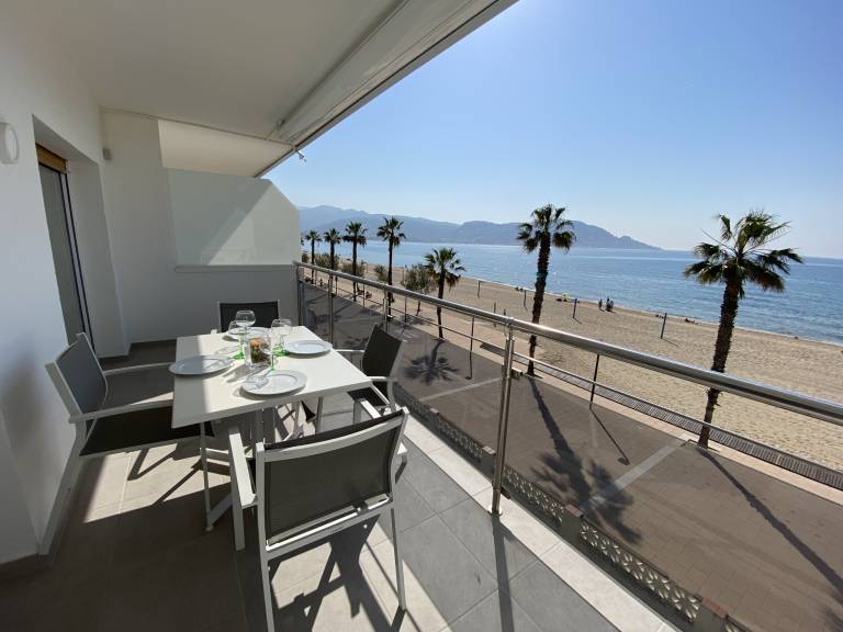 Charming rental apartment with patio | Close to the beach | Pets allowed — photo 2