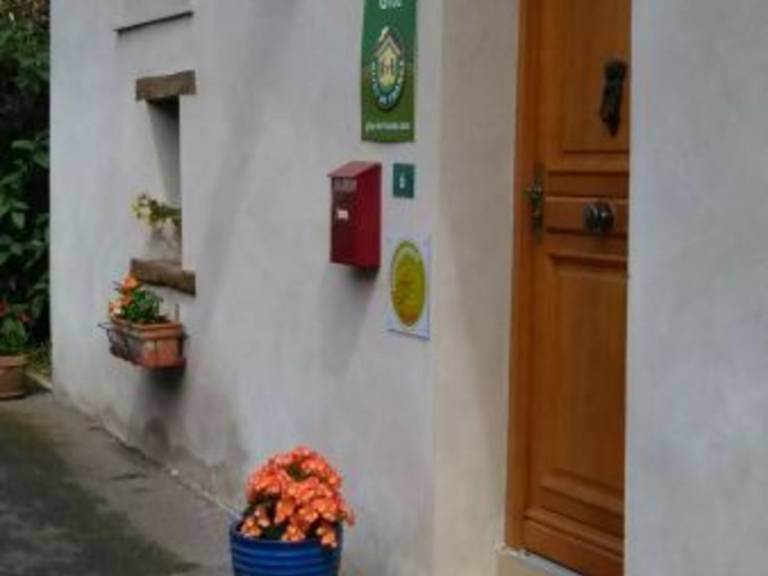 Renovated Cobbler's Cottage with Terrace - Cozy Village Retreat near Nancy — photo 2