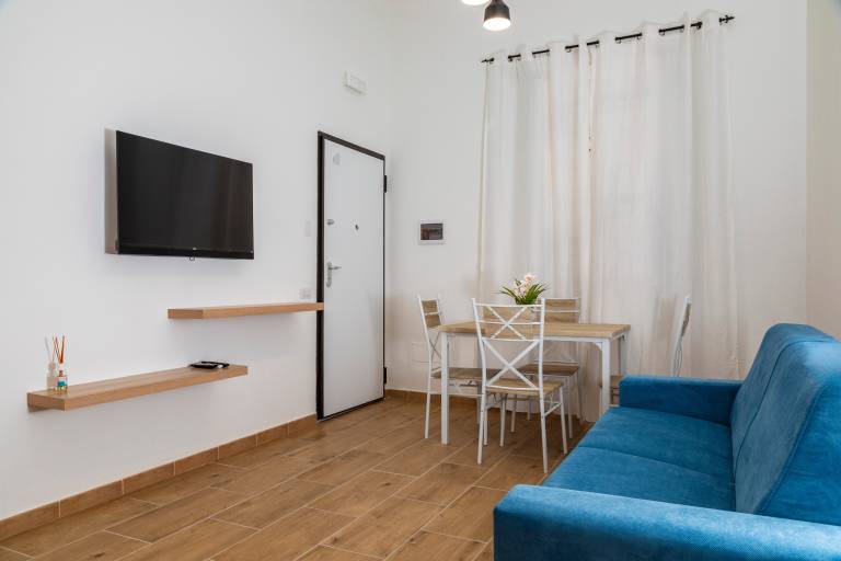 Apartment 'Good Vibes Home' with Balcony, Wi-Fi and Air Conditioning — photo 2