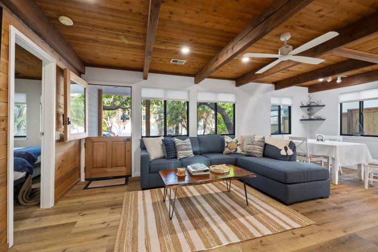 Cabin  Laguna Beach