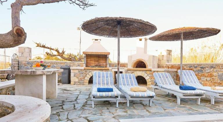 Villa with pool — photo 2
